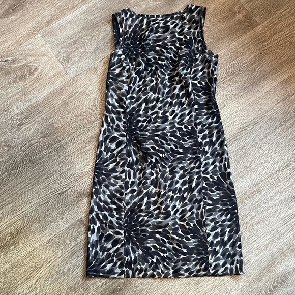 Ann Taylor Petite Floral Sleeveless 0P - Picture 2 of 7